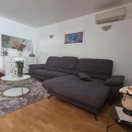 Zita Apartment